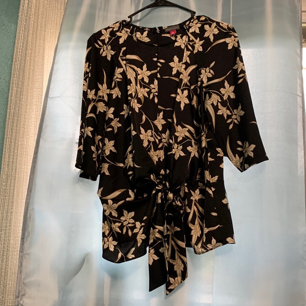 Vince Camuto, floral black top